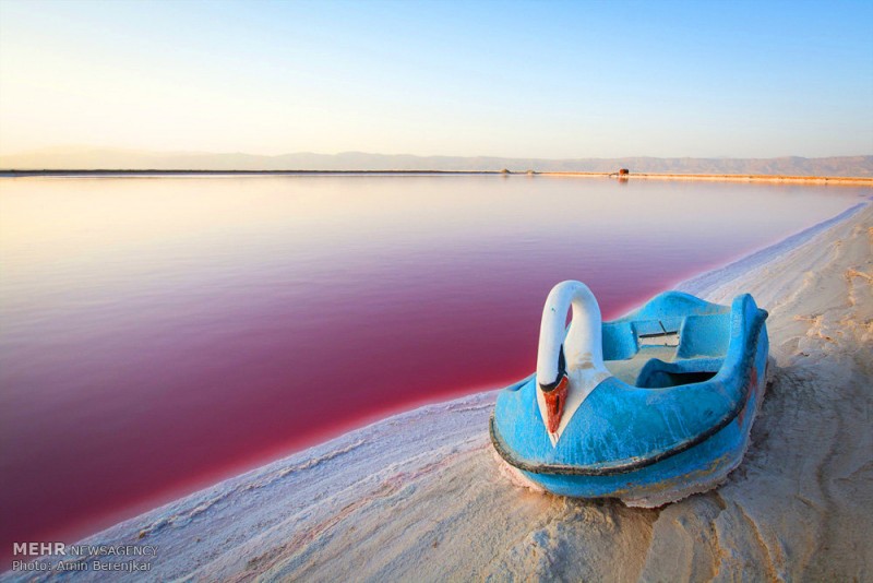 Розовое озеро» в провинции Фарс 
