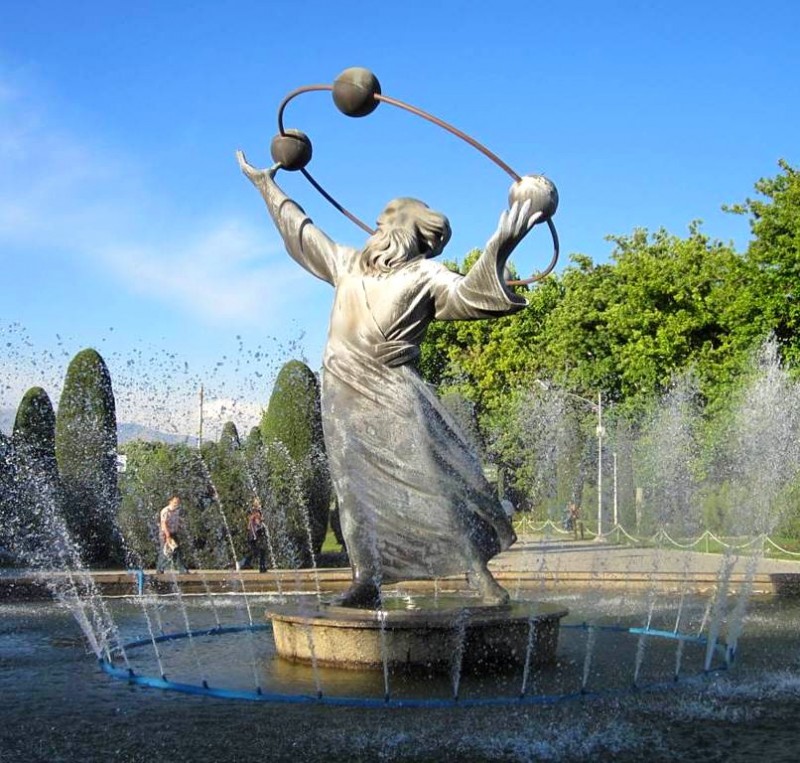 иран тегеран парк лале аль-бируни памятник скульптура